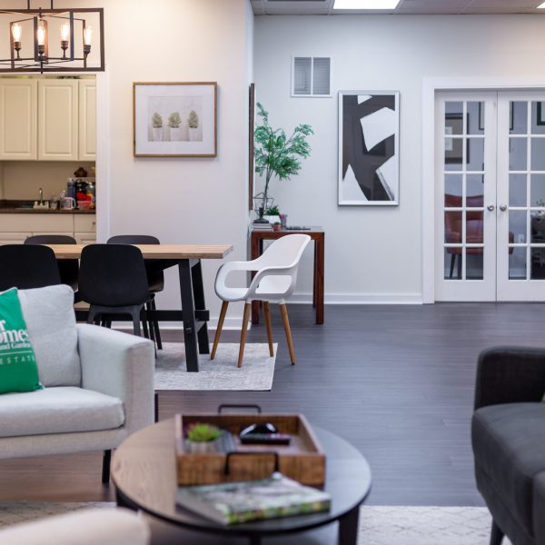 View More: https://amberlrichardsphotography.pass.us/bhgrevbofficegallery