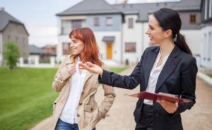 What Do Real Estate Agents Wear? Facts Newbies Should Know